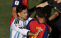 FIFA, 결승 난투극 공식 조사…아르헨 선수 무더기 징계 가능성 [북중미 월드컵]