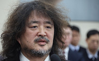 ‘가짜뉴스법 1호 신고’ 김어준, 유튜브 영상 차단