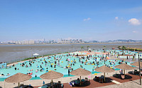 '휴가철 전국이 찜통, 물놀이 즐기는 시민들' [포토]