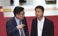 與 "성장·민생 위한 조세 정상화" vs 野 "세금폭탄 투하 선언”