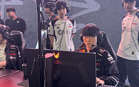 T1, 오브젝트 싸움 압도⋯한화생명 꺾고 승부 원점
