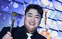 김규원, 격이 다른 미담에 SNS 들썩⋯"아이 속옷 빨고 졸업식도 참석"