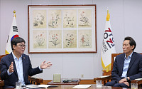 최휘영 문체부 장관, 강원 문화·체육 현장 점검…지역 협력 강화
