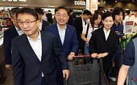 "저녁 밥상은 홈플러스로"…민주당, 재개장 날 '장보기 캠페인’