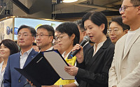 홈플러스 노사 “채워진 매대 보니 눈물 나...M&A 갈 길 멀어”(현장)[홈플러스 재개장]