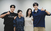 '그 해 우리는' 작가의 새 청춘물 '담을 넘지 마시오'⋯문상민ㆍ신시아 주연