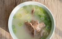 '2TV 생생정보' 오늘방송맛집- 배우 이호원 단골! 곰탕ㆍ육사시미 맛집 '고○○'