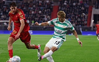‘4-0→4-5’ 셀틱 대역전패⋯양현준 첫 도움에도 UCL 본선행 무산