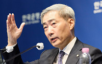 신현송 "1300원 후반 환율, 여전히 높아⋯긴축발 원화 강세 기대" [8월 금통위]