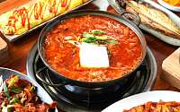 '2TV 생생정보' 오늘방송맛집- 장사의 신, 얼큰한 돼지고기 김치찌개 맛집 '오○○'