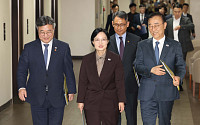 한성숙 총리, 행정·공공기관 이전 기자회견 [포토]