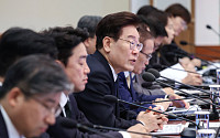 李, 청와대서 시민사회 초청 간담회…인권·환경 등 의견 청취