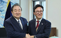 김민석 민주당 대표, 정대철 헌정회장 예방 [포토]