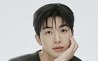 강훈 "조카에게 유모차ㆍ침대 플렉스⋯누나가 '대배우'라고 해" [인터뷰 ②]