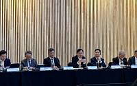 이찬진 금감원장, 런던서 한국 자본시장 알리고 英 감독당국과 협력