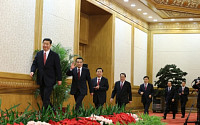 시진핑, 총서기·군사위 주석 등극...중국 5세대 지도부 공식 출범(상보)