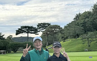 배용준, 이번엔 골프장서 포착⋯14세 골퍼와 '라운딩' 인증샷