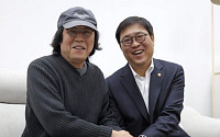 최휘영 장관, 이창동 베네치아 수상 축하…“한국 영화사의 위대한 이정표”