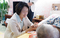 침상에 머물던 80대, 이젠 보조기로 이동…경기도 돌봄의료