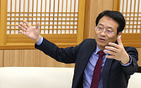 '강진품애' 1만원 빈집 기적...강진원 강진군수 100가구 돌파
