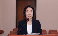 이소영 중기장관, 취임 첫 행보로 수원 전통시장 방문