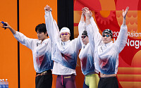 한국 남자 계영 400ｍ, 한·중·일 접전 끝에…일본 제치고 역전 은메달