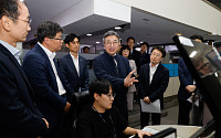 윤호중 행안장관, 화재 1년 맞아 국정자원 대전본원 방문