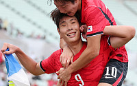 한국 축구, 중국과 준결승 전반 1-1⋯이영준 동점골 [아시안게임]