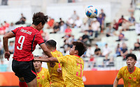 남자 축구, 중국 2-1 꺾고 결승행⋯이영준 동점골ㆍ배준호 역전골 [아시안게임]
