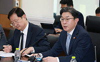 이억원 “금융권 보안체계 빈틈없이 점검…AI 공격은 AI로 방어”