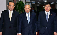 [포토]국무회의 참석하는 김관진-임채민 장관