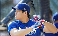 오타니, 선발 제외론에도 NLCS 3차전 출전⋯로버츠 감독 신뢰