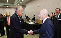 류진 회장 “이제부터는 기업의 시간”…한미 경제계, 공동선언문 채택 [종합]