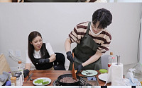 '편스토랑' 안성훈 "주먹밥 하루 200개씩 팔아"⋯송가인도 감탄