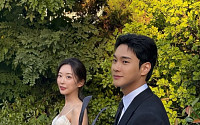'나솔' 23기 영숙♥27기 상철, 결혼 임박했다⋯교제 1년 '웨딩화보' 공개