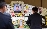 李대통령, 순직 소방관 빈소 조문⋯7살 딸 이야기에 '긴 침묵'
