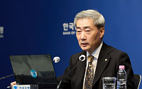 신현송 "동결은 '호미질'의 결실⋯국내 상황 볼 운신의 폭 얻어" [10월 금통위]