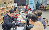장흥군 '찾아가는 스마트 시니어 상담’...무상 제공
