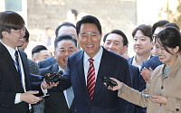 ‘여론조사비 대납’ 오세훈 2심 무죄…1심 뒤집고 시장직 상실형 피해 [상보]