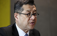 손도일 율촌 경영대표 “기업 따라 법률서비스도 북미로...현지 로펌과 협업이 경쟁력” [로펌人사이트]