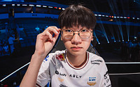 T1, MKOI 꺾고 월즈 8강 진출