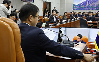여야, '이진숙 5·18 토론회' 국회 대관 놓고 충돌