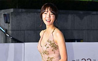 [청룡영화제]정지윤, 스킨&amp;골드 우아한 드레스 뽐내