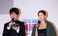 [SBS 연예대상] 김나영, 돋보이는 가슴라인 ‘헉!’