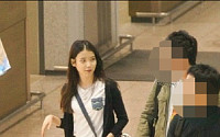 아이유 실제 몸매..."정말 33반 사이즈? 말라도 너~무 말랐어!"