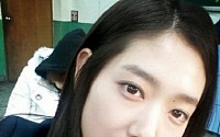 [eStar SNS] 박신혜, 교복 셀카 공개 “교복입고 돌아다니고 싶어요!”