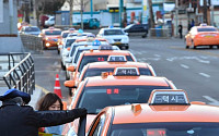 [포토]택시 파업, 길게 늘어선 줄