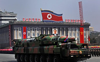 수위 높이는 북한 “방아쇠에 손 걸고 명령만 기다리고 있다”