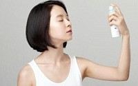 송지효 두 얼굴..."미스트 뿌리는 모습, 극과극이네~"