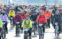 [포토]이투데이, '2013 아라뱃길 국민행복 자전거 대행진' 개최